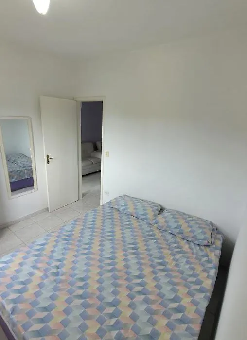 Apartamento Ubatuba com Piscina-1